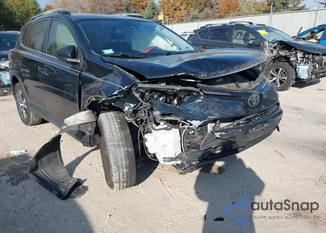 2018 Toyota Rav4 Le z USA, uszkodzony, nr VIN JTMZFREV0JD122642